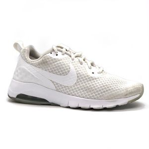 NIKE Air Max Motion White Workout Shoes Size 7 W